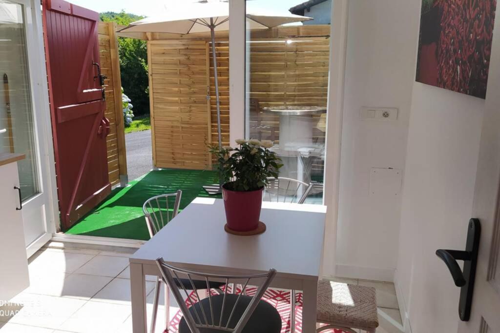 Appartement Tout Confort Au Calme Avec Jacuzzi Mouguerre Exterior photo