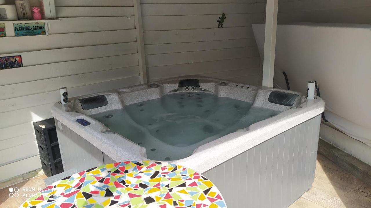 Appartement Tout Confort Au Calme Avec Jacuzzi Mouguerre Exterior photo